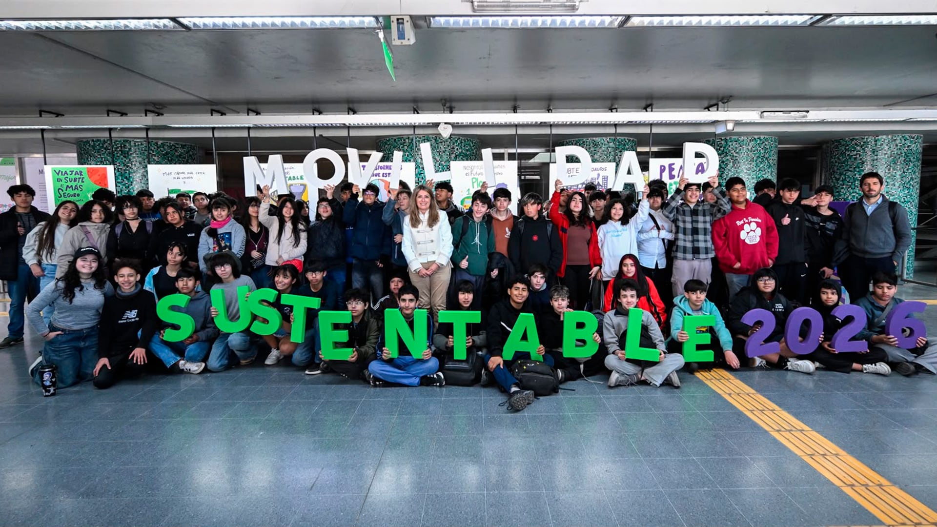 Alumnos de escuelas porteñas protagonizaron la tercera campaña de movilidad sustentable en el Subte