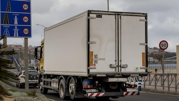 UGT aplaza la huelga de transportistas al 22 de junio por la visita del papa León XIV: "No es el momento"