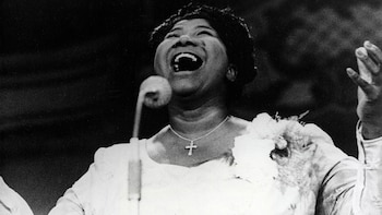 Abandonó la escuela para limpiar pisos y terminó convirtiéndose en la mejor artista de góspel del mundo: el camino de Mahalia Jackson