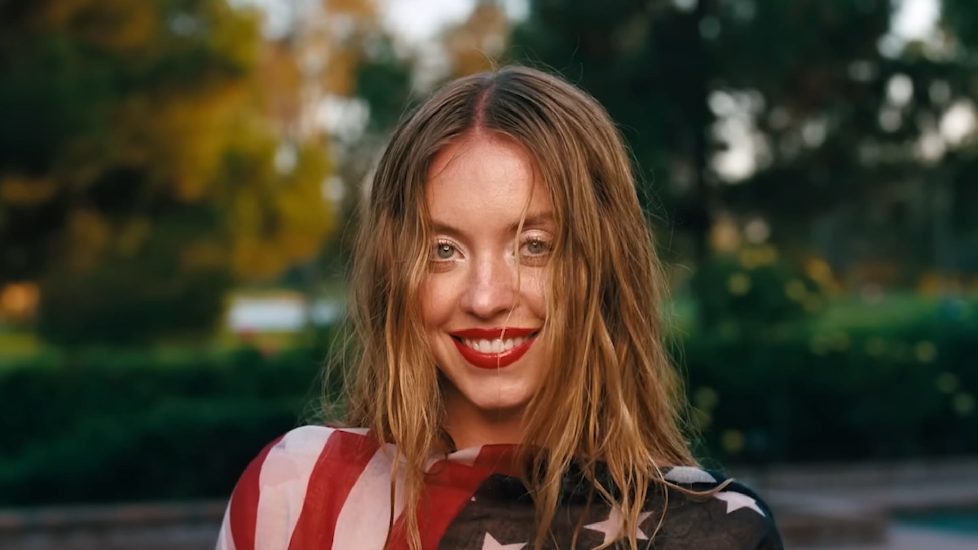 Sydney Sweeney logra reconocimiento internacional por su interpretación de Cassie en una serie de gran impacto social (Captura de tráiler oficial)