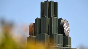 ABC demanda a la Comisión Federal de Comunicaciones por presuntas represalias vinculadas a su contenido