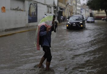 Ciclón Yaku sigue afectando a la ciudad de Piura.