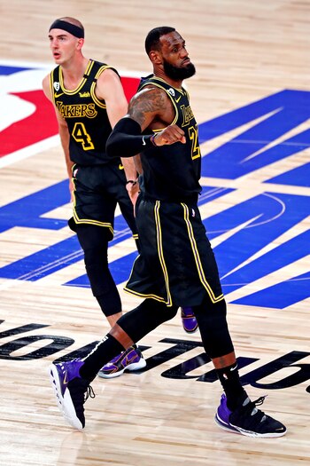 Los Lakers rinden homenaje a Kobe Bryant (Kim Klement-USA TODAY Sports)