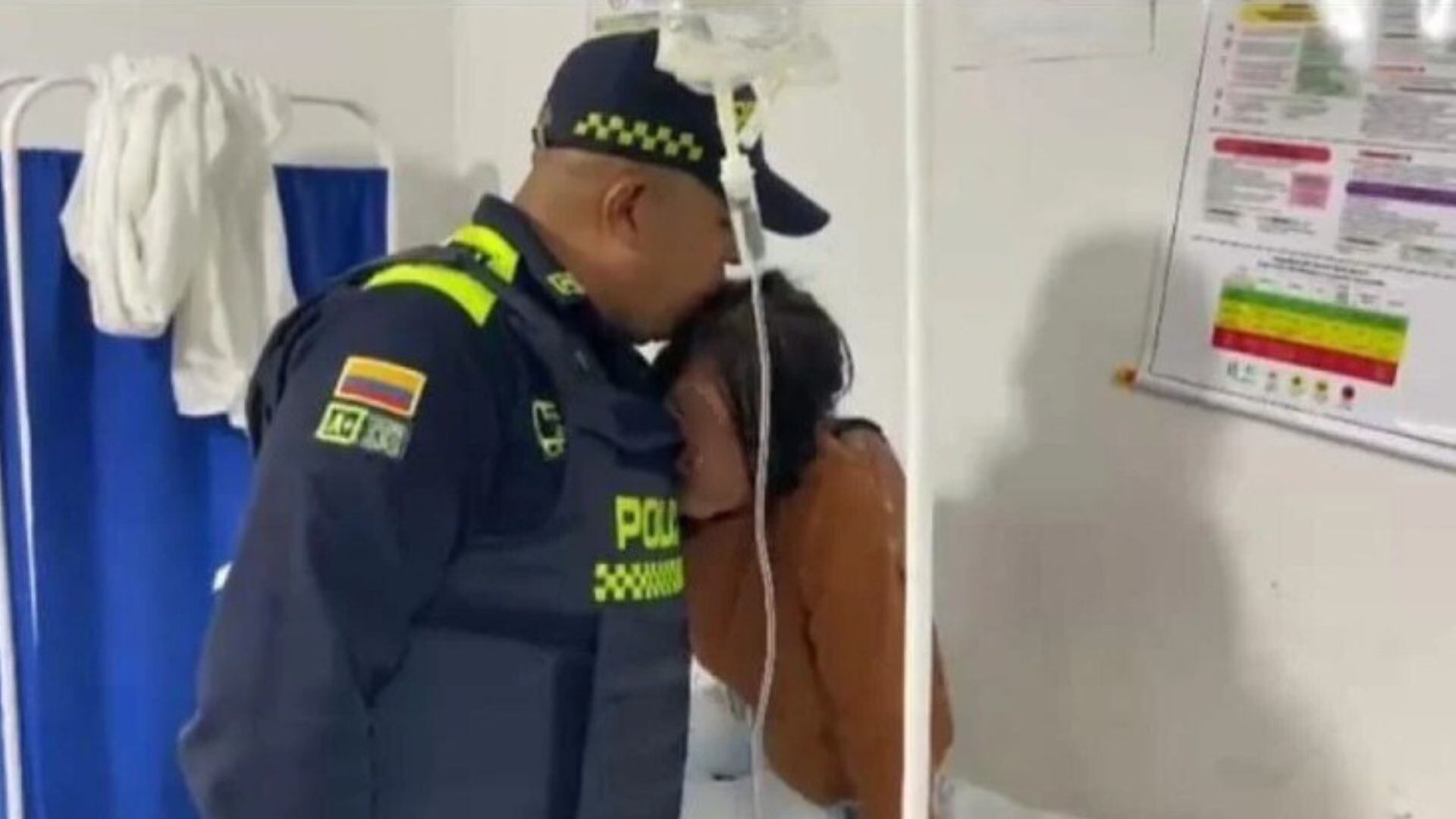 La comunidad de Cicuco reconoció como 'héroes sin capa' a los rescatistas que salvaron la vida de la mujer en el puente El Limón - crédito Policía Bolivar