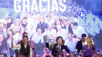 Pintar o no el país de violeta: se reactiva la discusión interna en el Gobierno sobre la estrategia para las elecciones del 2027