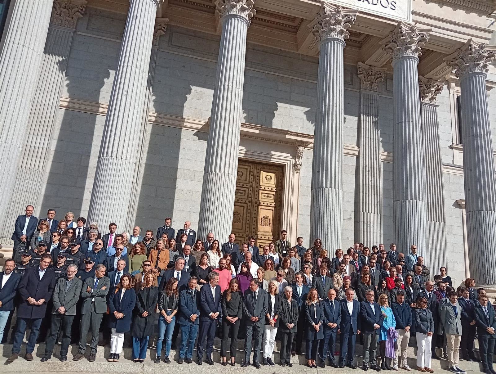 El Congreso guarda un minuto de silencio por las víctimas de la tragedia ferroviaria de Urda