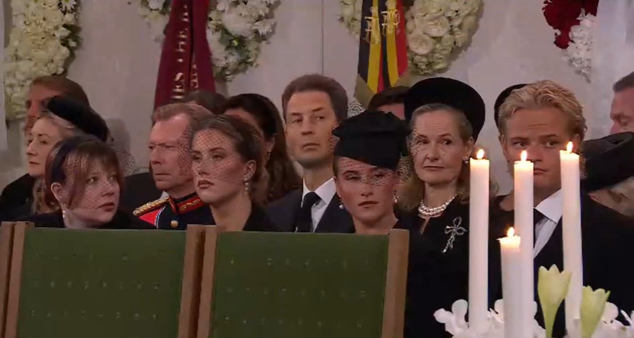 Marius Borg, junto a las hijas de la princesa Marta Luisa, en el funeral del rey Harald
