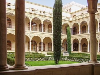 Claustro de la Merced, actual Facultad de Derecho de la UMU. (Wiki)