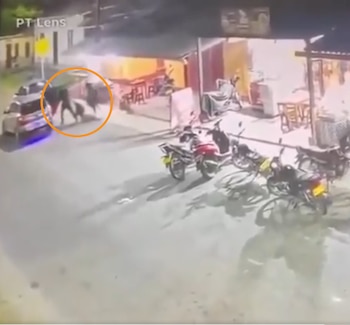 Hombres armados interceptaron a Zulandy Mambuscay en Piagua, sobre la vía Popayán-El Tambo, la noche del 11 de julio - crédito @ColombiaOscura / X