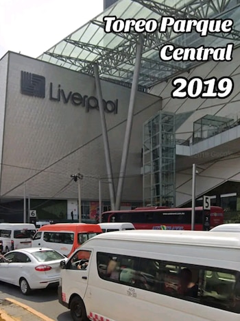 En el espacio se colocaban puestos ambulantes