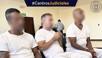 La detención de Jofre Leónidas Pilozo Wila, Francisco Daniel Moreira Alcívar y Sergio Vicente Cuero Fernández ocurrió mientras navegaban en una lancha equipada con GPS. (Cortesía: Centros Judiciales)