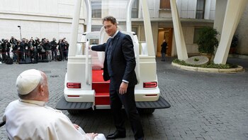 El auto cuenta con varias