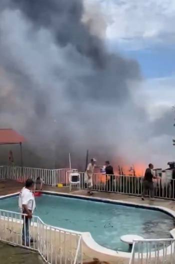 Fuerte incendio en fábrica de plásticos de Ibagué - crédito Captura de pantalla/Redes sociales