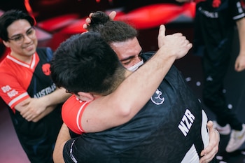 Nozwer y Capi por la