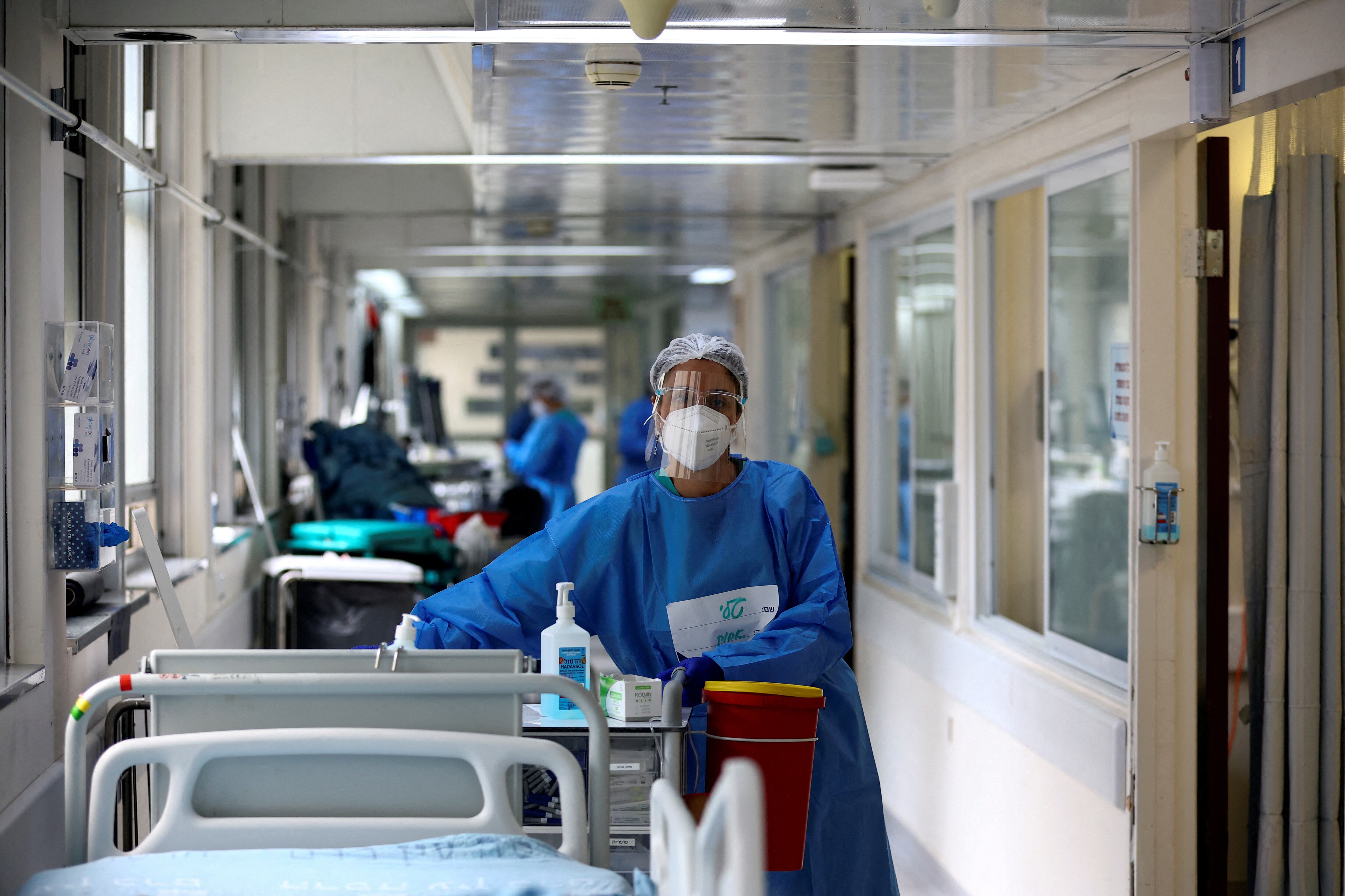 Investigadores de Yale, Harvard y el MIT descubren que el coronavirus puede inducir la formación de placas amiloides en la retina humana (REUTERS/Ronen Zvulun/Archivo)