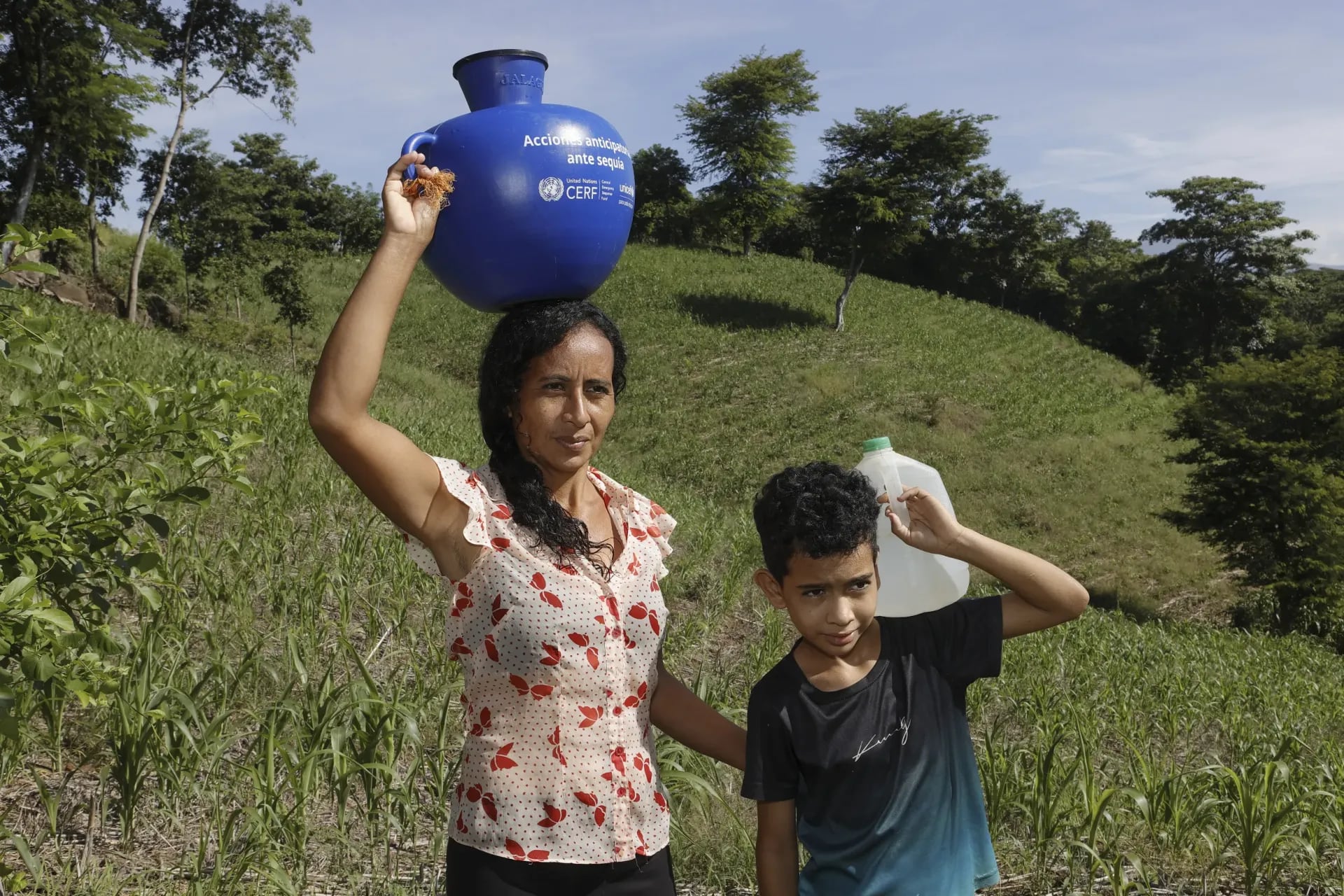 Las familias del caserío El Sacio en Guaymango dependen de ríos y pozos improvisados ante la falta de lluvias.(Cortesía: Unicef El Salvador)