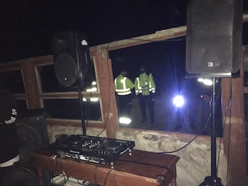 El lugar contaba con luces