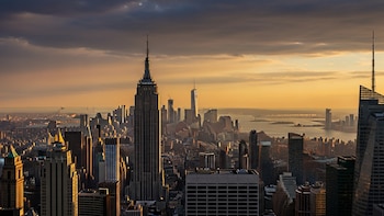 No habrá impuesto a los ricos en Nueva York: el Concejo Municipal apuesta por soluciones sin nuevos tributos