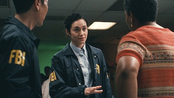 Emmy Rossum se mete en la caza de una asesina serial en “Furia”, la nueva apuesta de Disney+