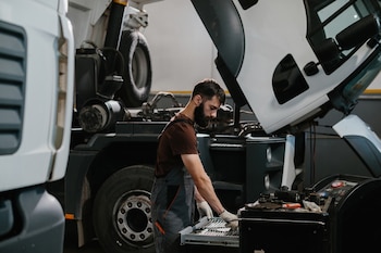 El Gobierno eliminó el llamado “AITA”, un procedimiento que obligaba a los transportistas a realizar certificaciones adicionales de modificaciones de vehículos a través de un reducido grupo de ingenieros asociados (Foto: Shutterstock)