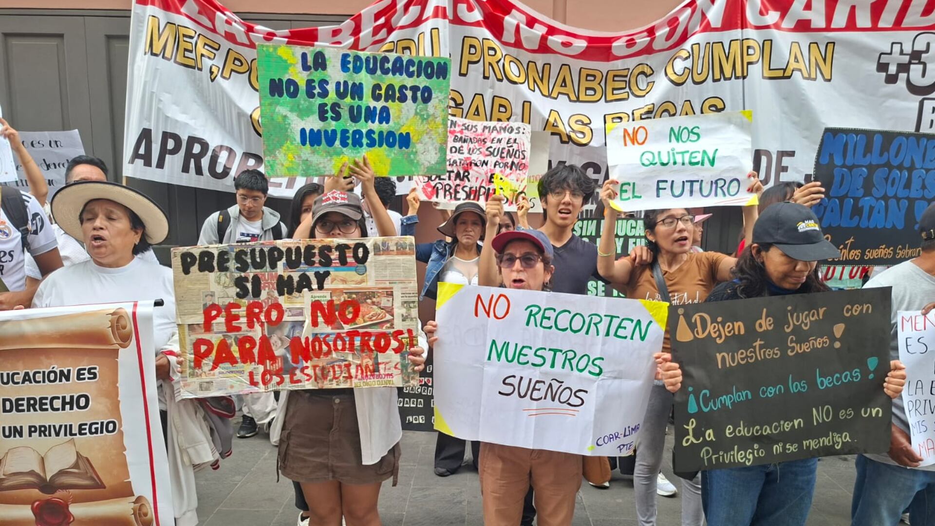 El MEF descarta error técnico y confirma que becas nuevas de Pronabec no estaban garantizadas para 2026|Foto: Renajuv