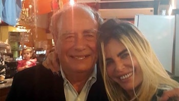 La exmodelo junto a su papá, quien falleció en junio de 2019 (Instagram)