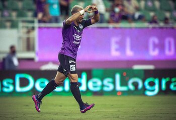 Camilo Sanvezzo, exdelantero de Querétaro