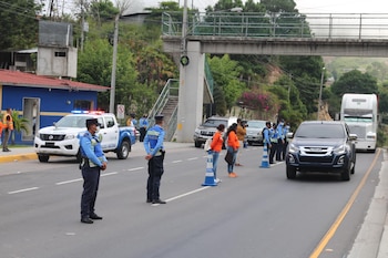 La DNVT llama a los conductores a respetar los límites de velocidad y utilizar el cinturón de seguridad durante sus desplazamientos. (Foto: Redes sociales)
