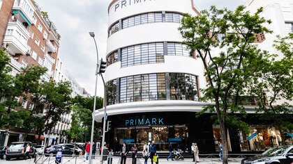 Un edificio declarado Bien de Interés Cultural que acogió al mítico cine Salamanca: así es la nueva tienda de Primark