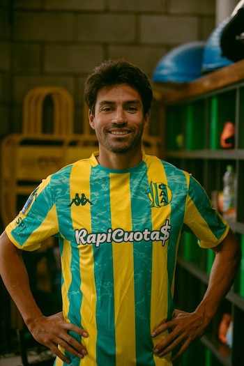 Nicolás Gaitán llegó con el pase en su poder a Aldosivi