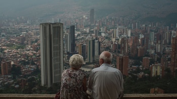 Tragedia en Medellín: dos abuelitos se lanzaron del piso 22 de un conjunto residencial tras perder su apartamento por las deudas
