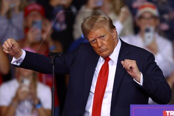 Trump bailó durante un acto