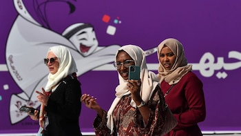 Las mujeres deben usar velo