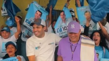 El exnarcotraficante reapareció en actos políticos multitudinarios tras años de ausencia pública en La Guajira. - crédito captura de video@santa.lopesierra