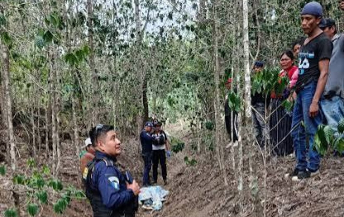 La víctima fue identificada como José Tacaxoy Solugui, de 56 años, quien había sido reportado como desaparecido tras salir a trabajar desde Chukmuk II. (Bomberos Voluntarios)