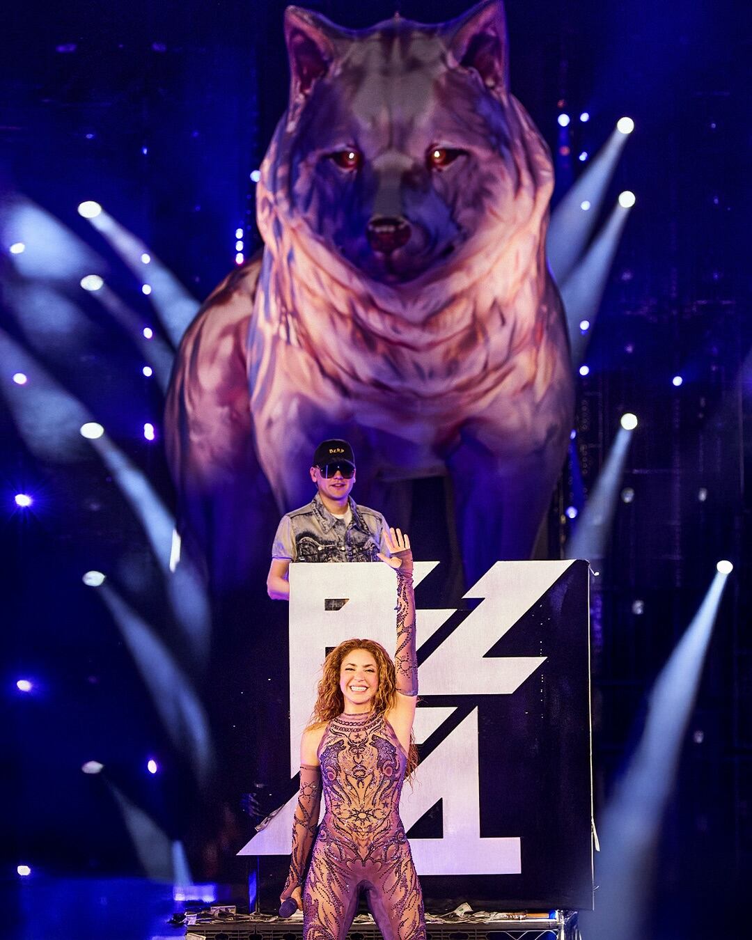 El momento en que Bizarrap se subió al escenario con la artista colombiana (Instagram)