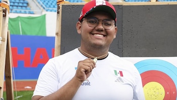 Sebastián García gana medalla de oro en la Copa del Mundo de Tiro con Arco en China