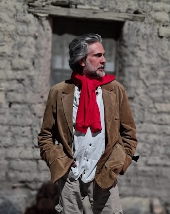 Carlos Enrique Amador, formado en el CEA y el CUT, alcanzó reconocimiento por su personaje de Fidencio en la telenovela El privilegio de amar. (Instagram/ @
carlosamadoroficial)