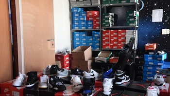 La Policía de la Ciudad secuestró 831 pares de zapatillas falsificadas valuadas en 35 millones de pesos