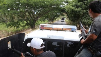 Identifican a policías comunitarios abatidos