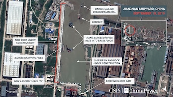 Dragas y barcazas mantienen el