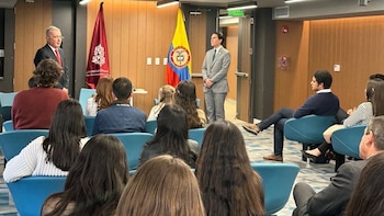 El expresidente Uribe visitó la