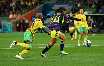 El momento en el que Catalina Usme definió el 1-0 para la selección Colombia ante Jamaica en el Mundial femenino. Foto: REUTERS/Hannah Mckay