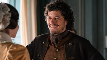 Matilde le da la noticia de su embarazo a Atanasio en 'Valle Salvaje' (RTVE)