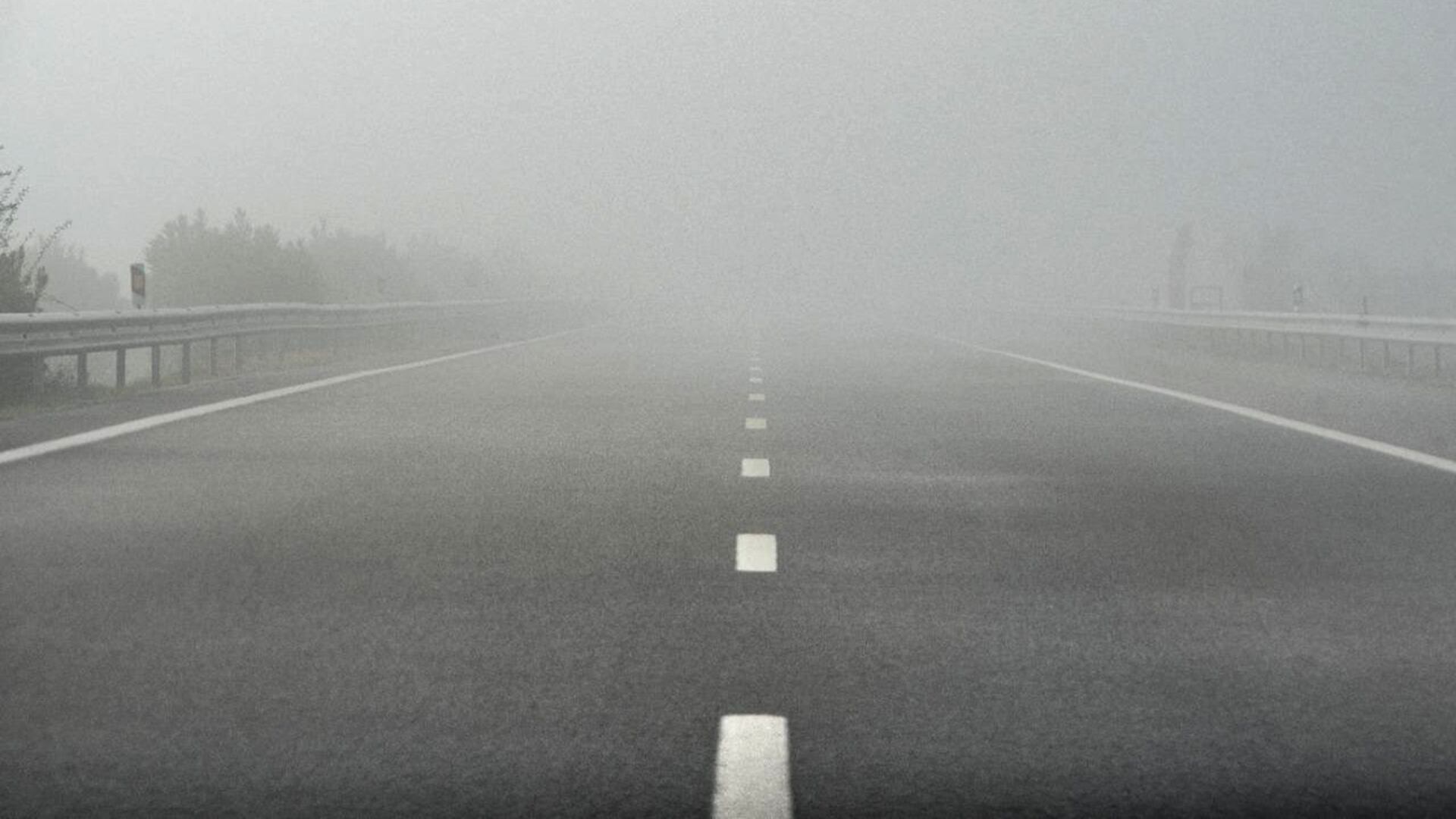 Por tener menos urbanización alrededor, la ruta suele tener niebla más espesa y más baja que las ciudades