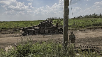 Un tanque ruso destruido en