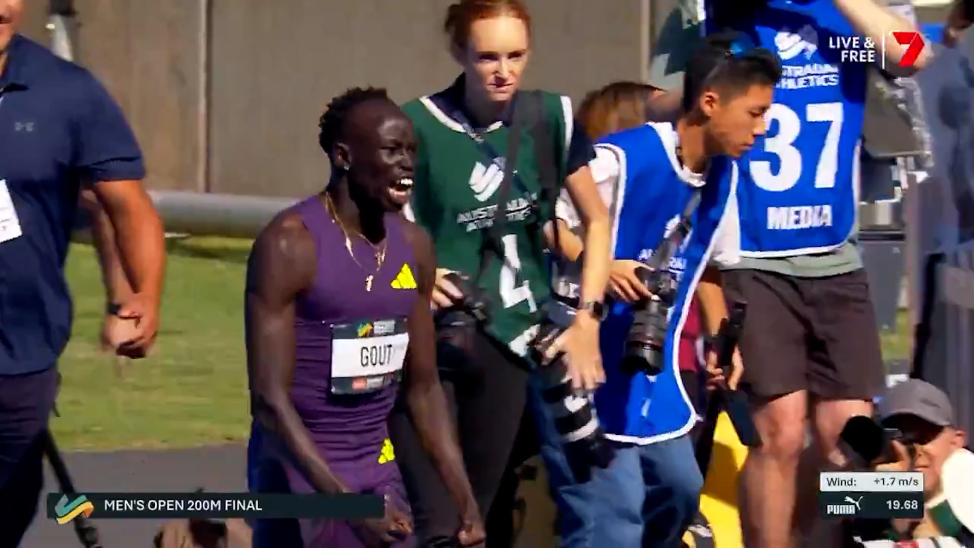 El atleta australiano continúa haciendo historia a sus 18 años