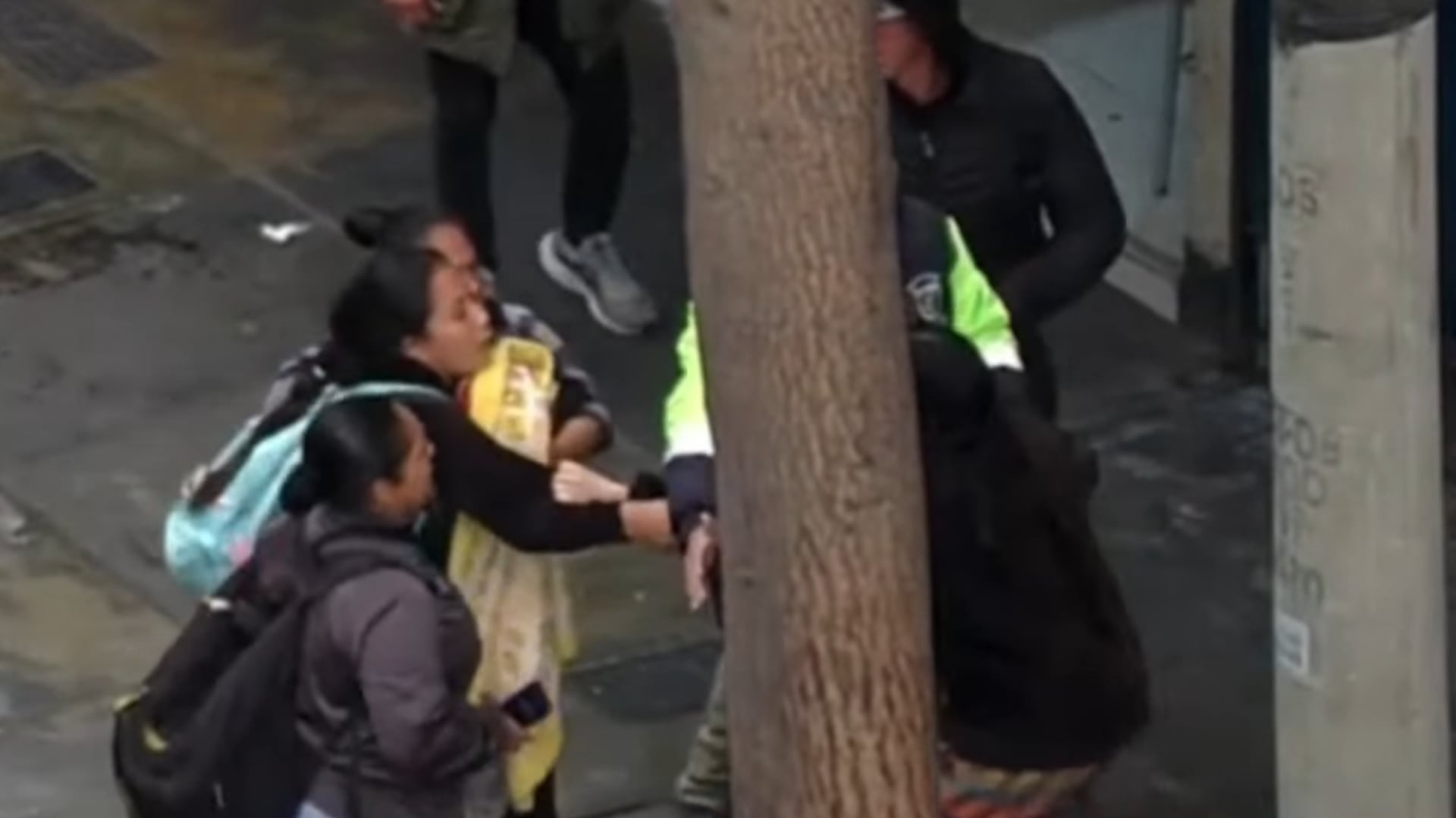 Las mentiras iban desde identidades falsas hasta pedidos de ayuda para productos que luego eran revendidos.