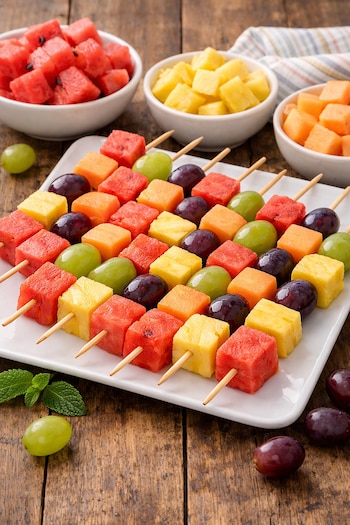 Brochetas de frutas frescas: una