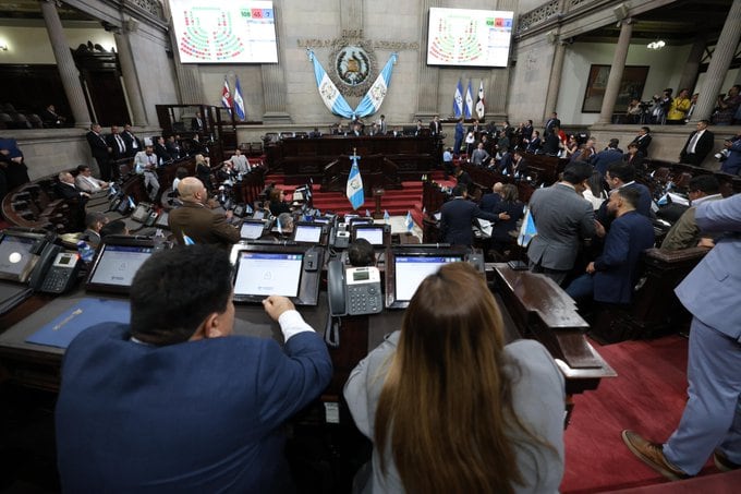 El Congreso de Guatemala aprobó el Decreto 21-2026 y fijó un precio tope para las gasolinas y el diésel mediante un nuevo subsidio. (Congreso de Guatemala)